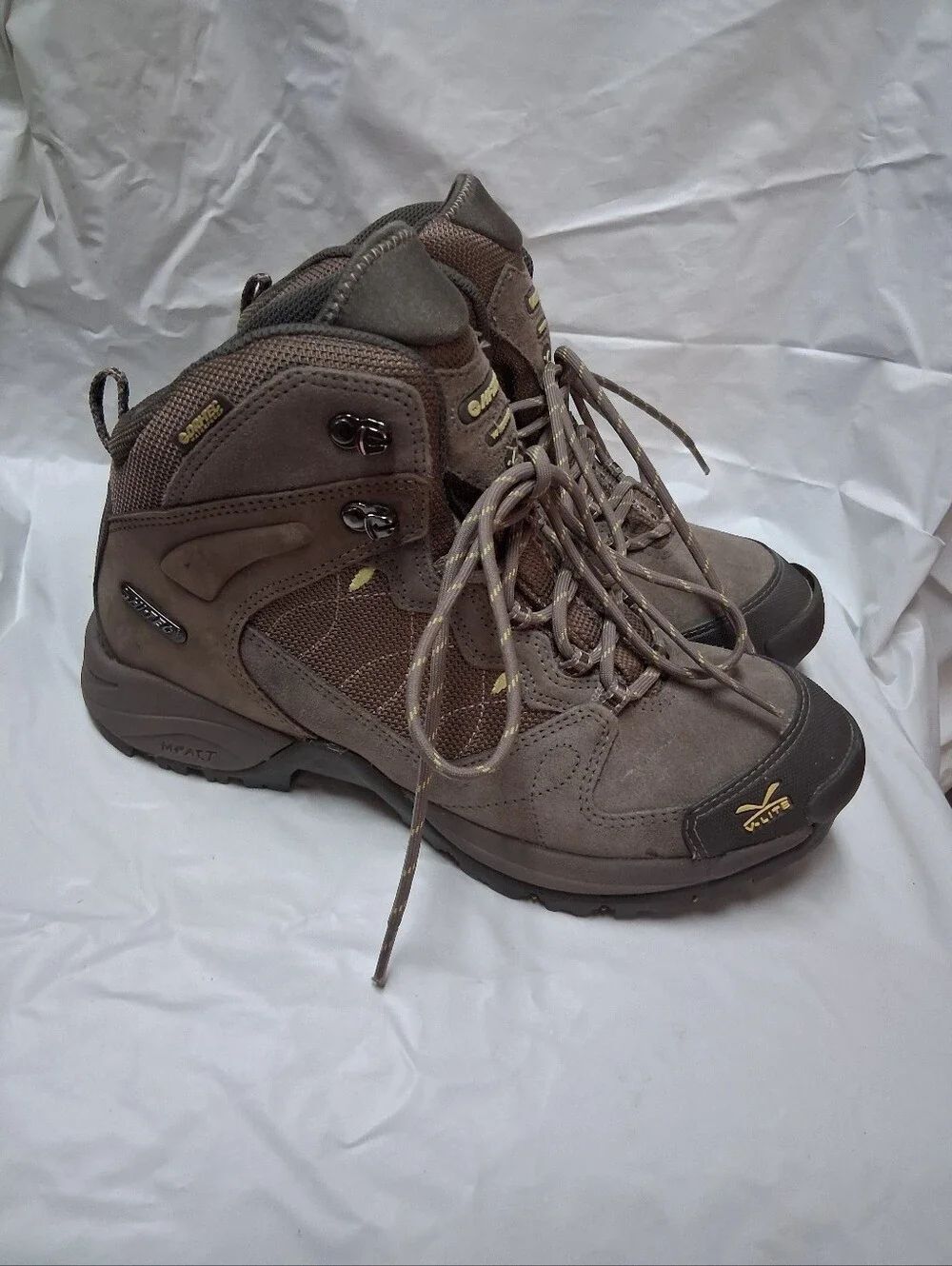 Hi-Tec Taupe/Brown Women's Waterproof Hiking Boots Size 9